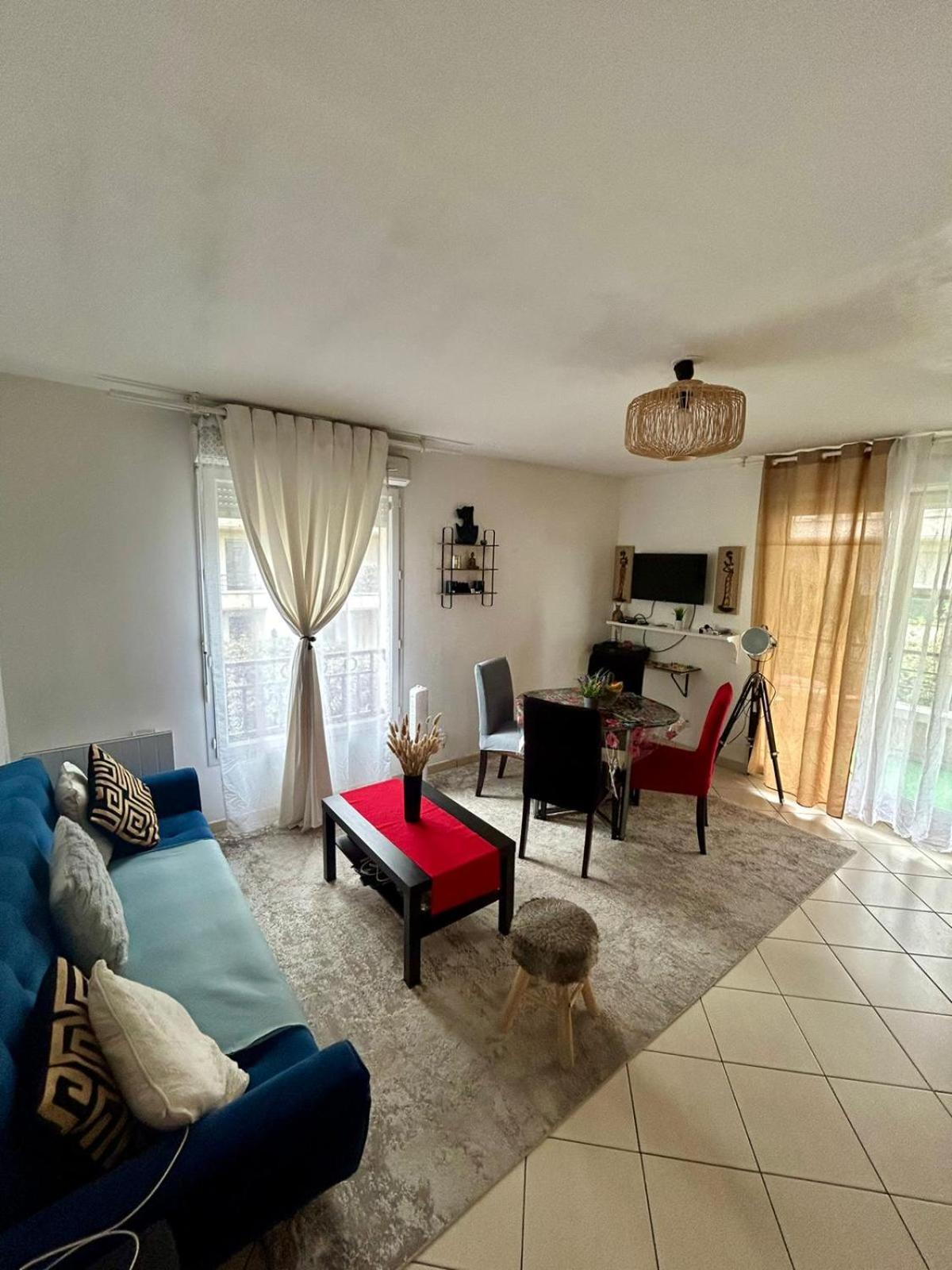 Heyzie Apartamento Pontault-Combault Exterior foto